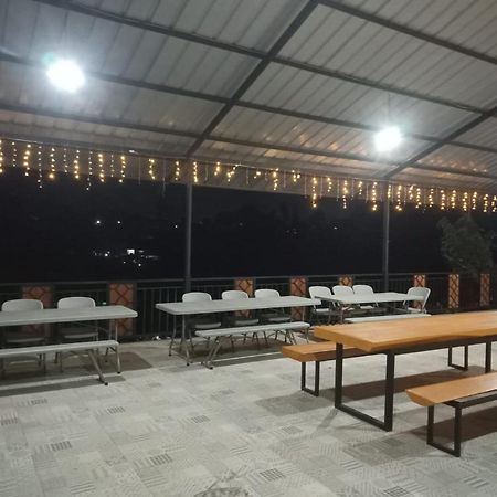Villa Chacha At Macarena, Megamendung Екстериор снимка