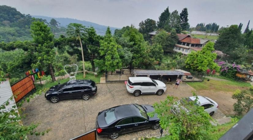 Villa Chacha At Macarena, Megamendung Екстериор снимка