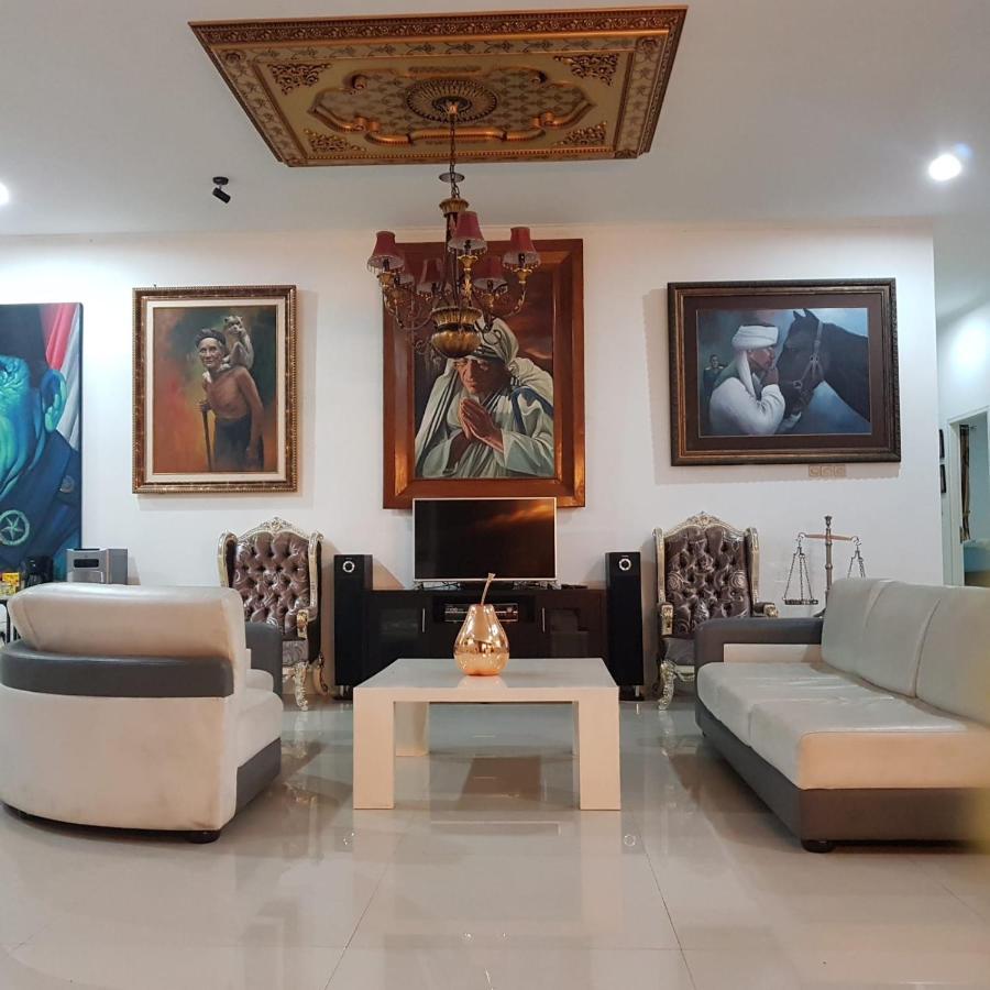 Villa Chacha At Macarena, Megamendung Екстериор снимка