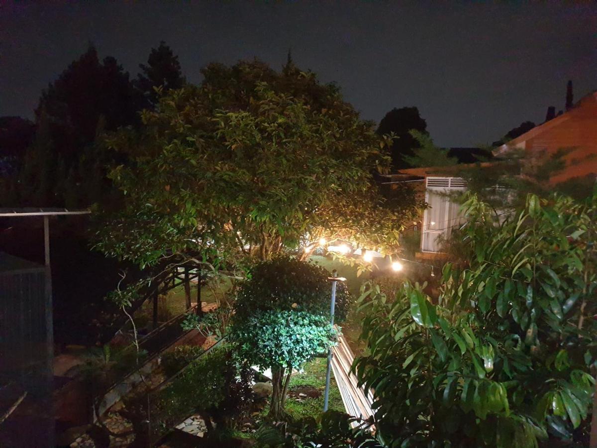 Villa Chacha At Macarena, Megamendung Екстериор снимка