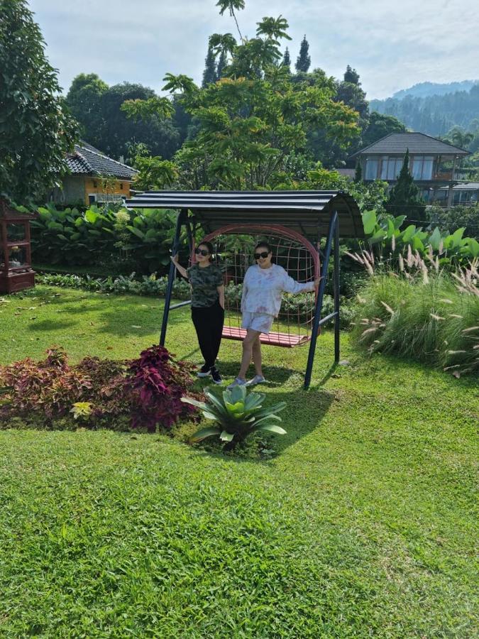 Villa Chacha At Macarena, Megamendung Екстериор снимка