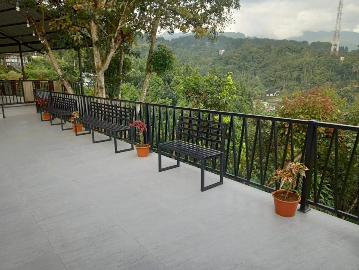 Villa Chacha At Macarena, Megamendung Екстериор снимка