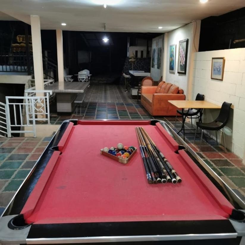 Villa Chacha At Macarena, Megamendung Екстериор снимка